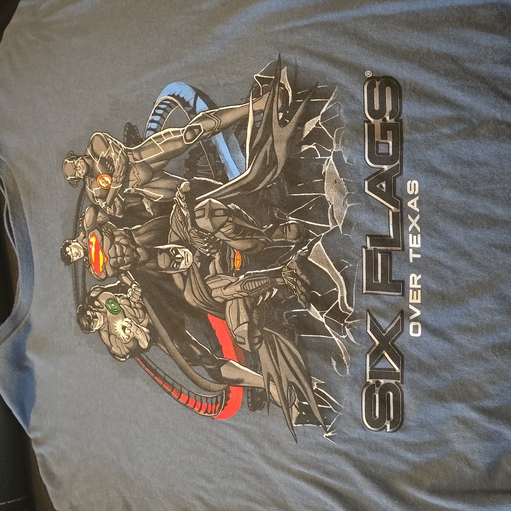 Six flags Justice League tshirt- size large